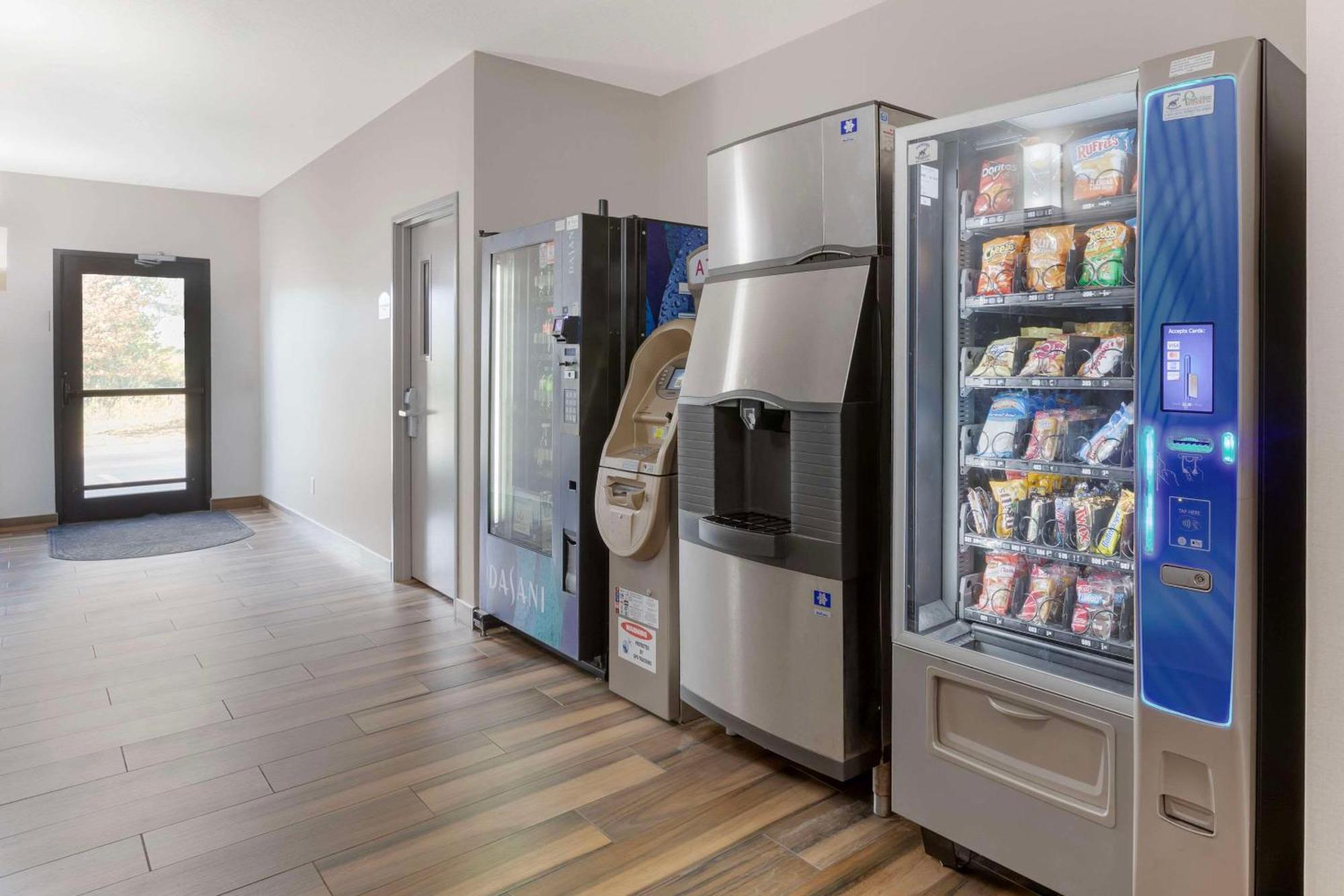 Comfort Inn & Suites Davenport - Quad Cities Экстерьер фото