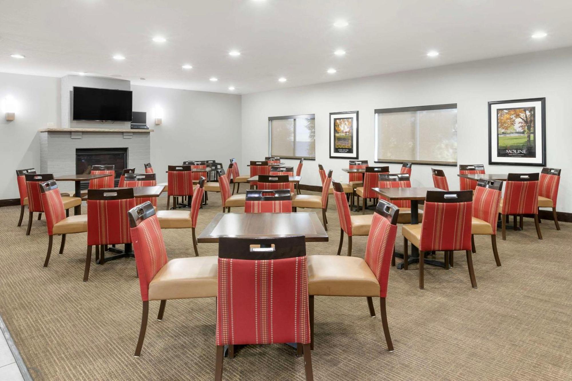Comfort Inn & Suites Davenport - Quad Cities Экстерьер фото