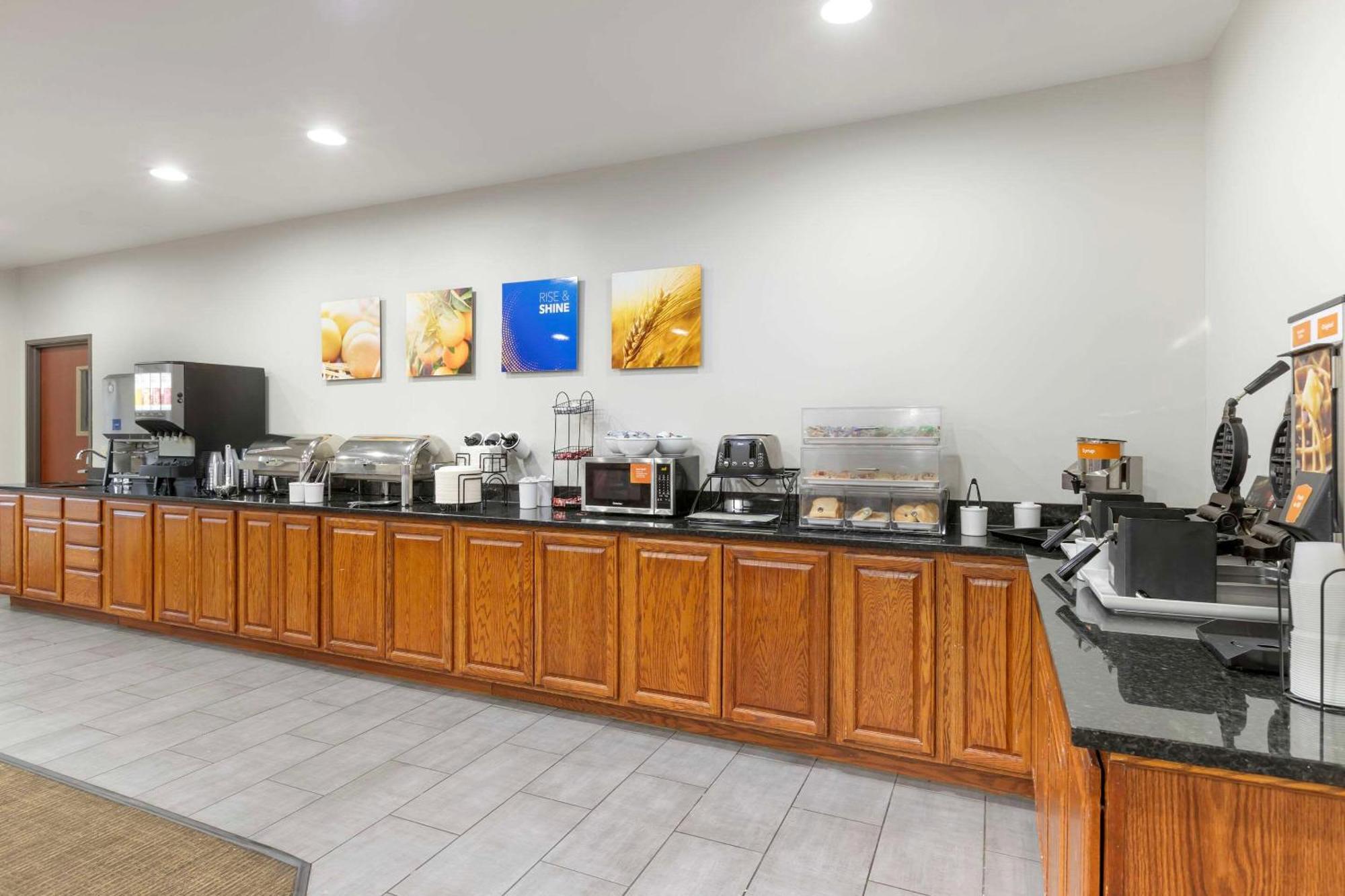Comfort Inn & Suites Davenport - Quad Cities Экстерьер фото