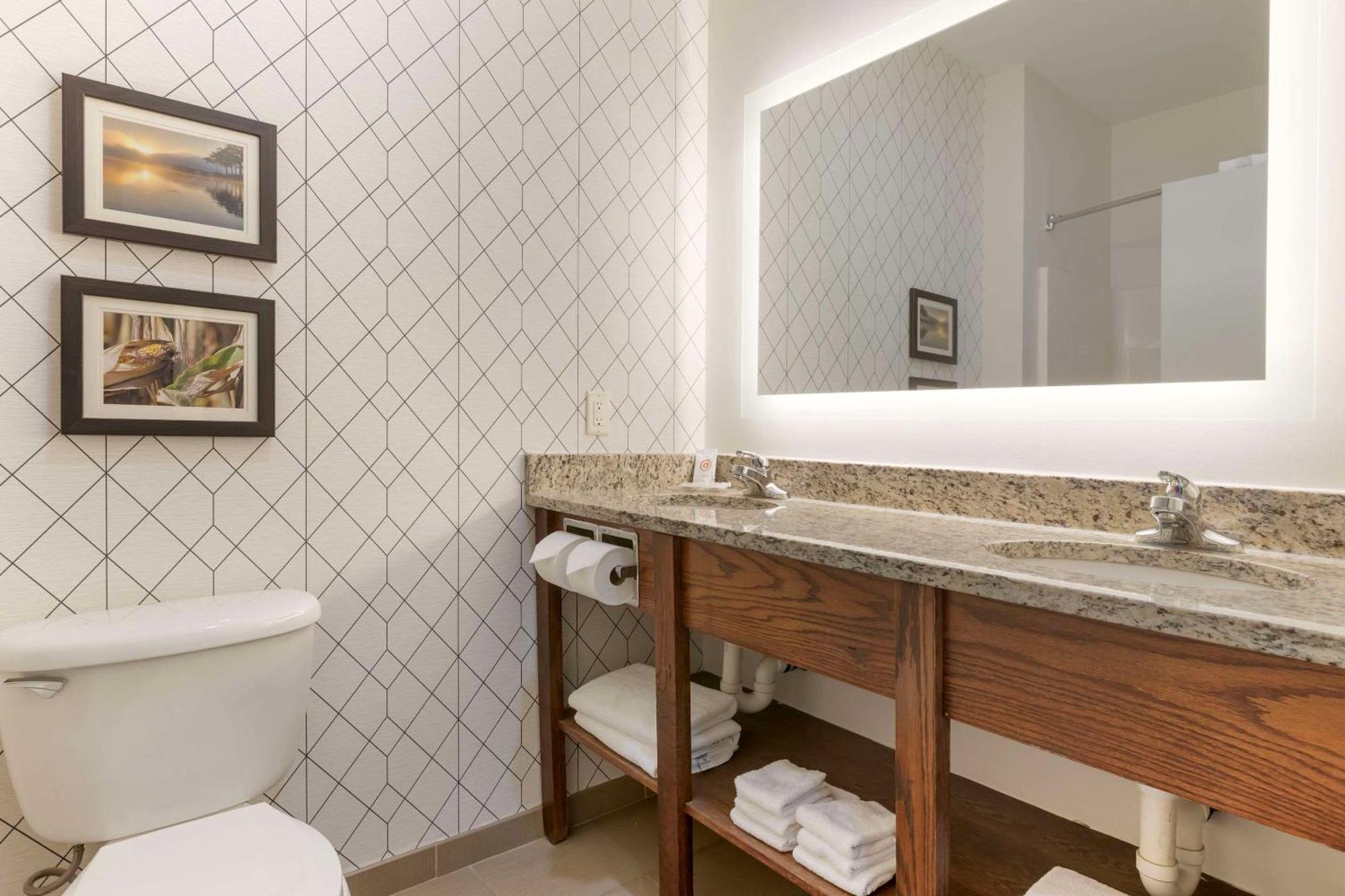 Comfort Inn & Suites Davenport - Quad Cities Экстерьер фото