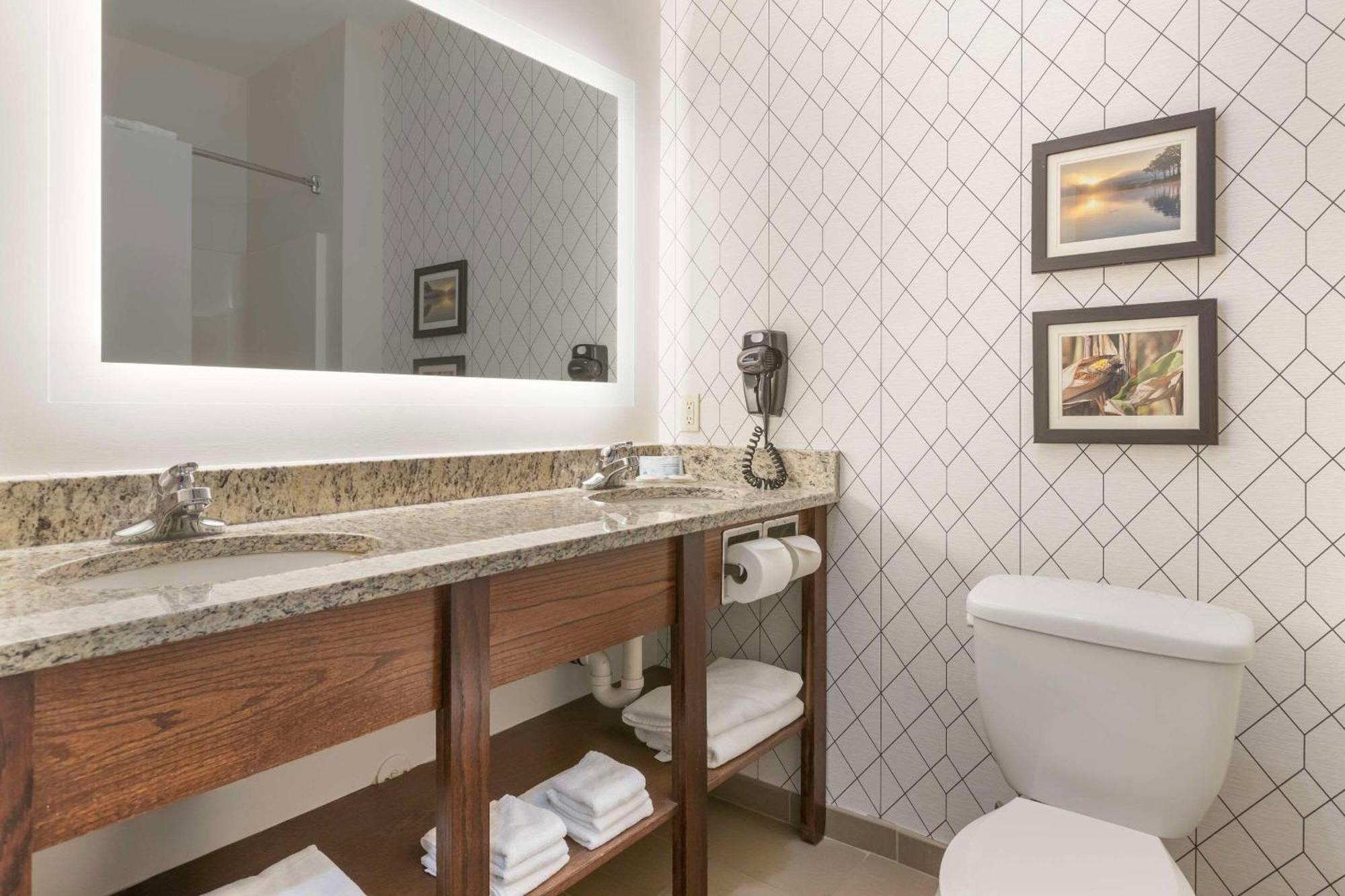 Comfort Inn & Suites Davenport - Quad Cities Экстерьер фото
